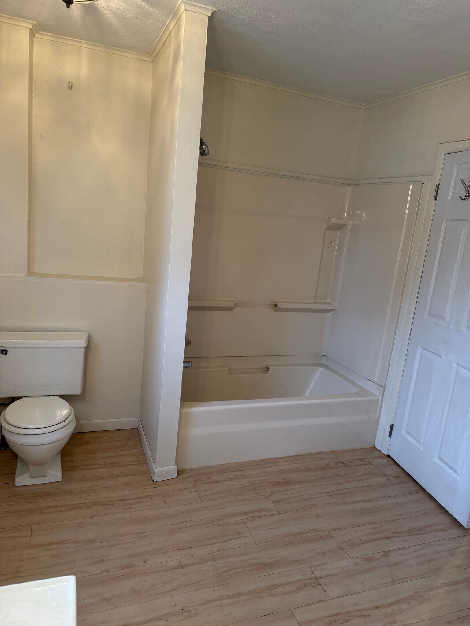 Building Photo - 1524 Meylert Ave