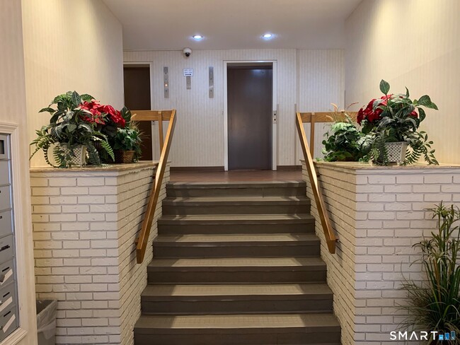 Building Photo - 34 A Padanaram Rd