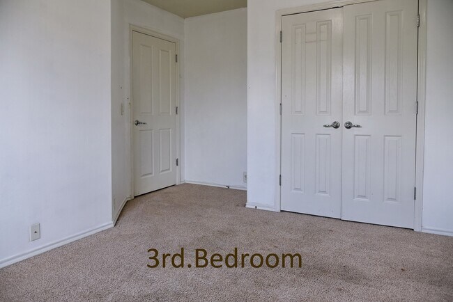 Building Photo - 13600 Breton Ridge St