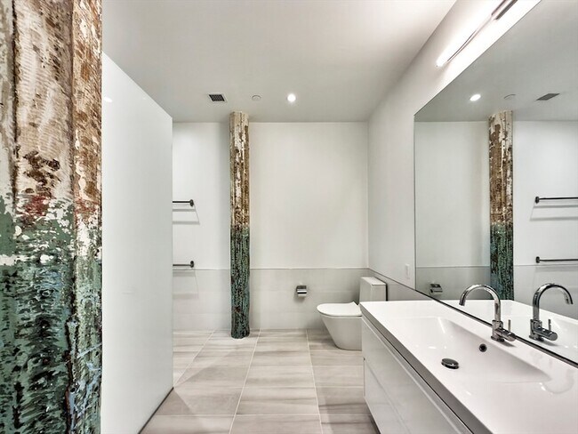 Building Photo - 520 State Rd