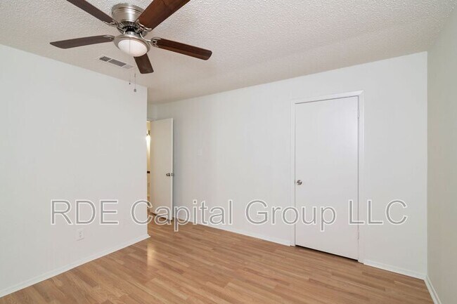 Building Photo - 5407 Chimney Rock Rd