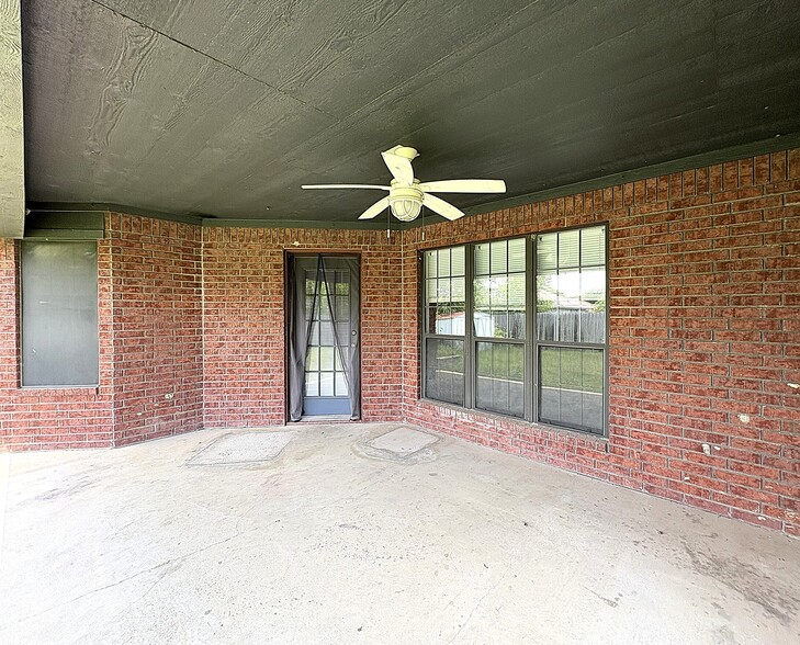 Building Photo - 3912 Bur Oak Dr