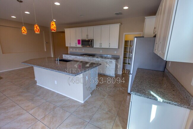 Building Photo - 18295 W Saguaro Ln