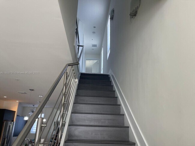 Building Photo - 6415 NW 102nd Path