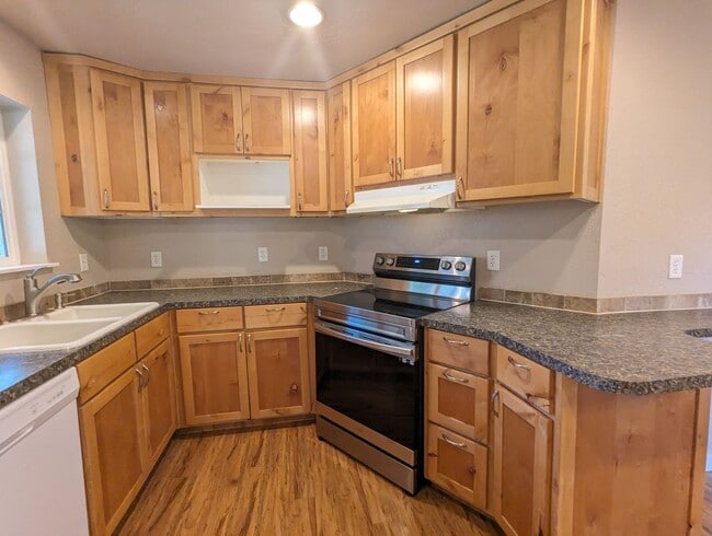 Building Photo - 4-Bedroom, 2-Bath Home In The Amazon Area ...