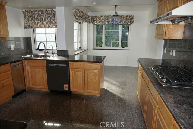 Building Photo - 1200 Oakwood Dr