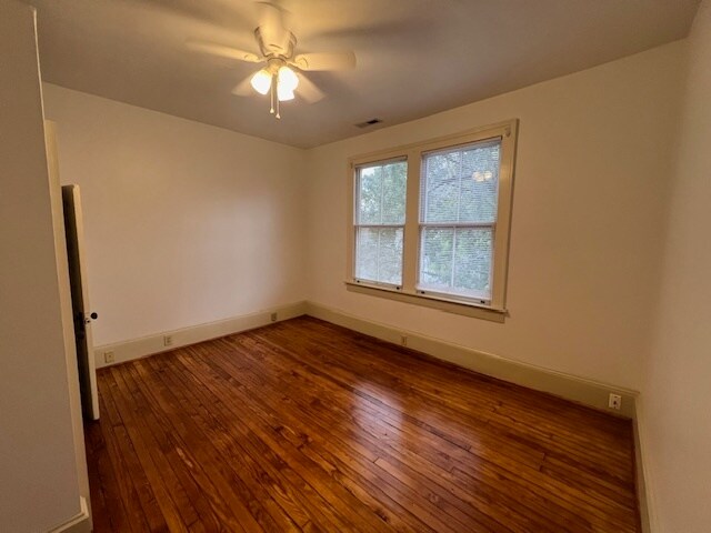 Building Photo - 325 S 6th St