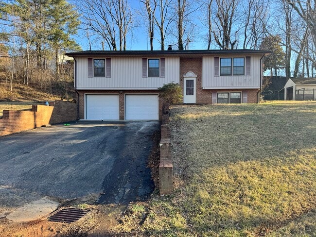 Building Photo - 101 Laurel Ct