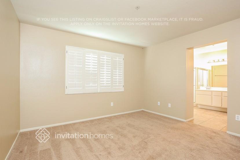 Building Photo - 1420 Sunswept Dr