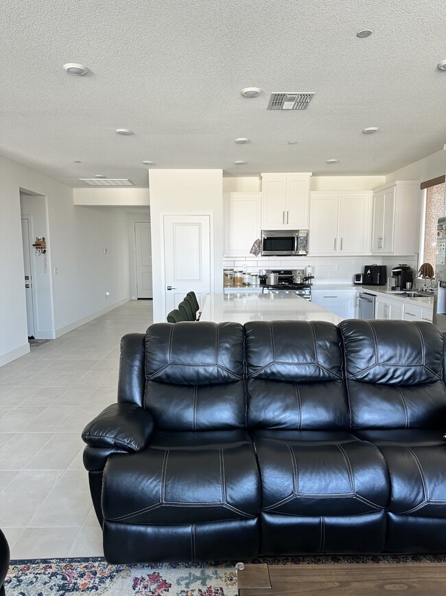 Building Photo - 2109 Blossom Ranch Rd