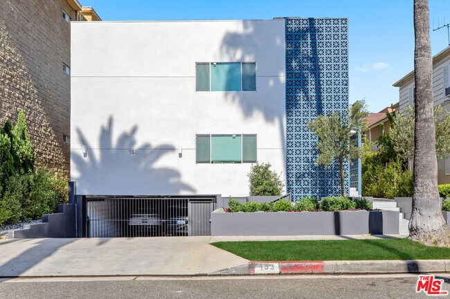 Building Photo - 153 S Palm Dr