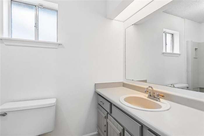 Building Photo - 202 Almond Creek Rd