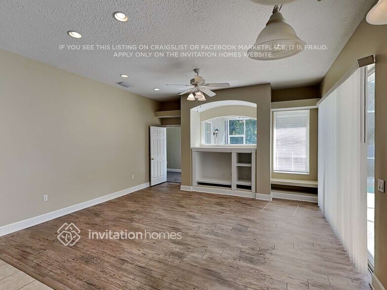 Building Photo - 11102 Hyacinth Pl