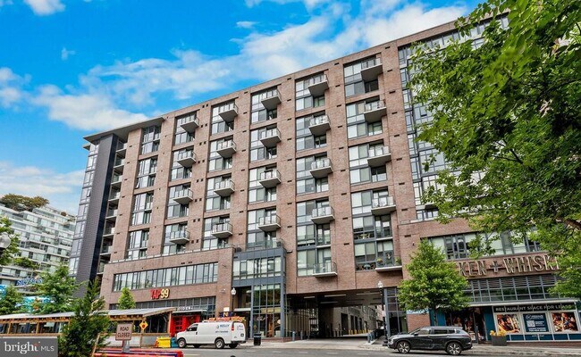 Building Photo - 70 N St SE