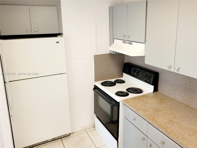 Building Photo - 1700 NE 191st St