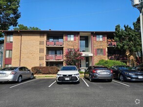 Building Photo - 2842 Dover Ln