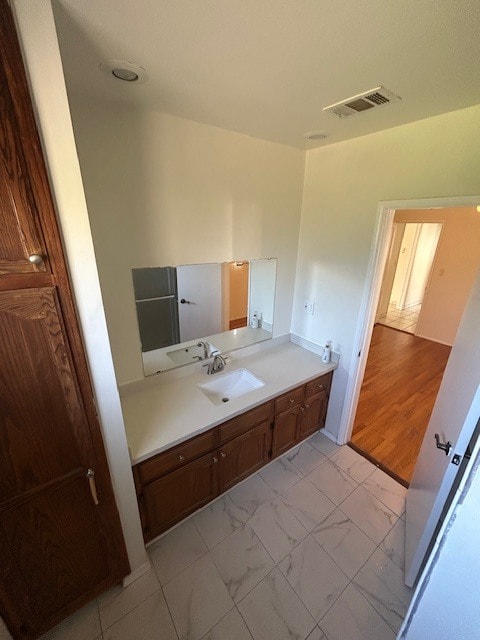 Master sink - 11235 Lynrose St