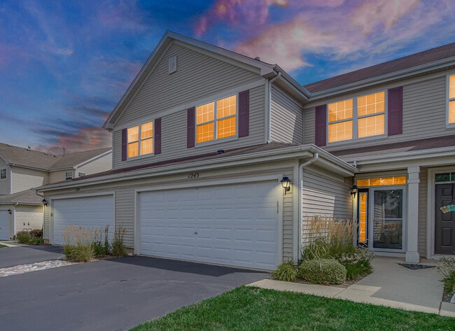 Building Photo - 1243 Waverly Dr