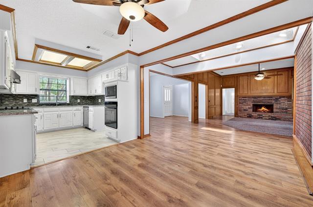 Building Photo - 918 Green Brook Dr