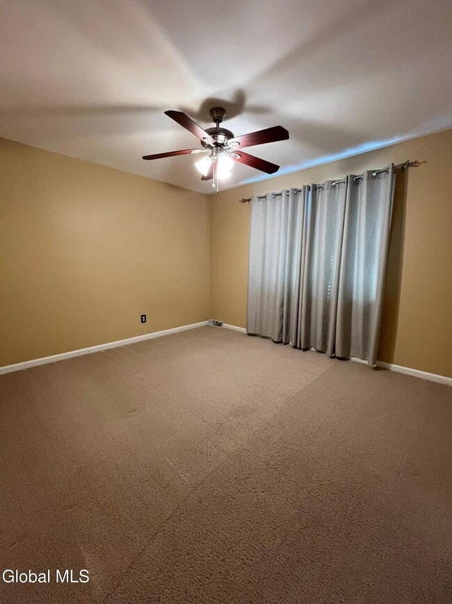 Building Photo - 14 Mallard Dr