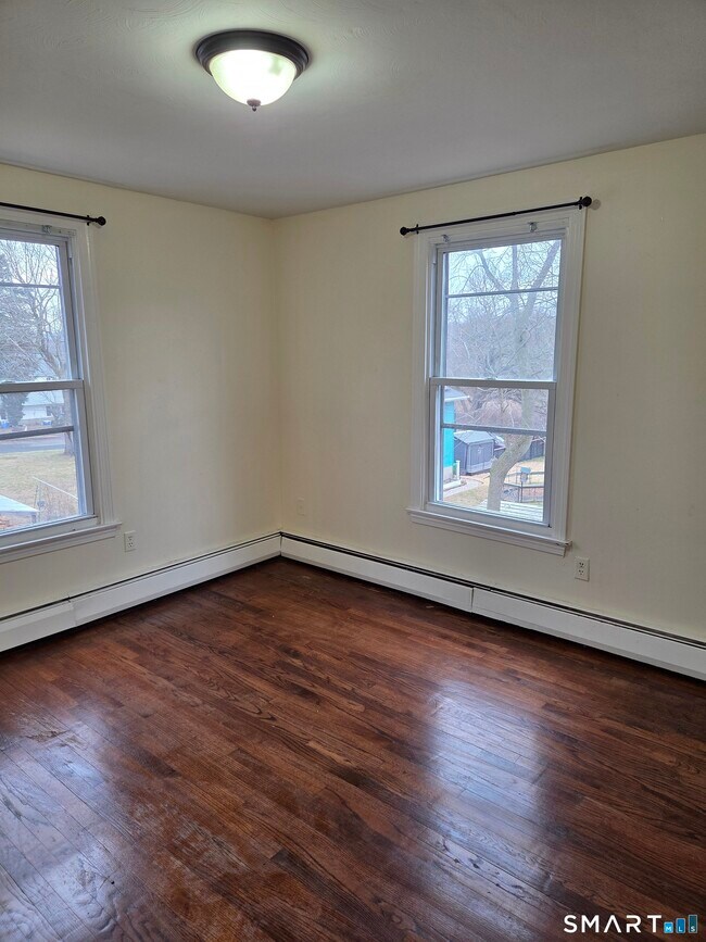 Building Photo - 3 Botsford St