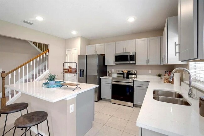 Building Photo - 2005 Aster Way