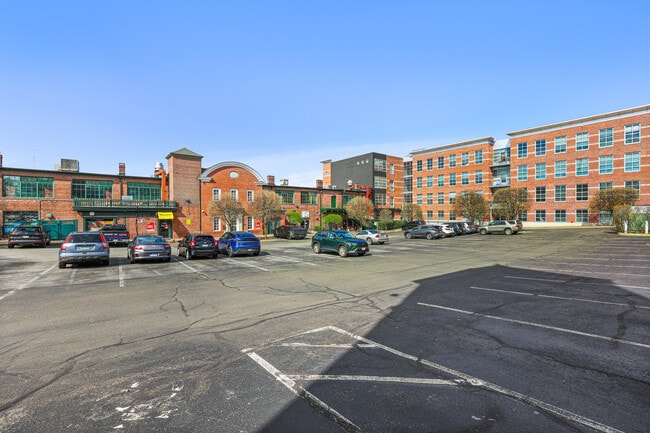 Building Photo - 10 Ann St