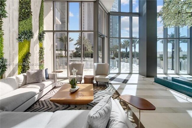 Building Photo - 851 NE 1st Ave