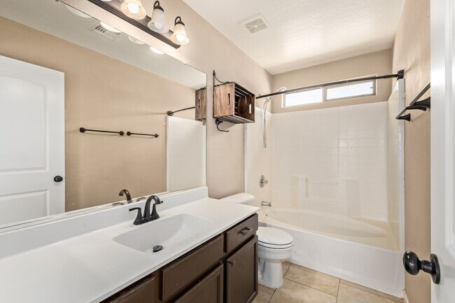 Building Photo - 10778 W Cambridge Ave