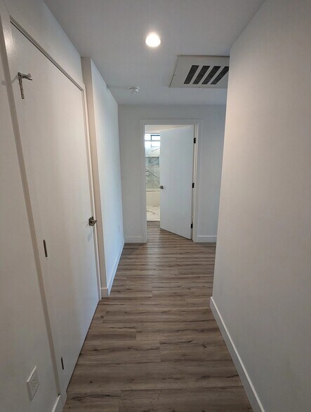 Building Photo - 338 Mariposa Ave