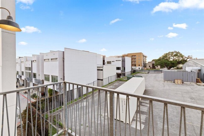 Building Photo - 4801 S Congress Ave