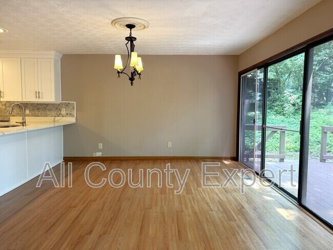 Building Photo - 1302 Colony Dr