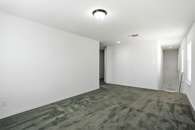 Building Photo - Spacious 4-Bedroom Home with Flexible Floor Plan in Growing West San Antonio