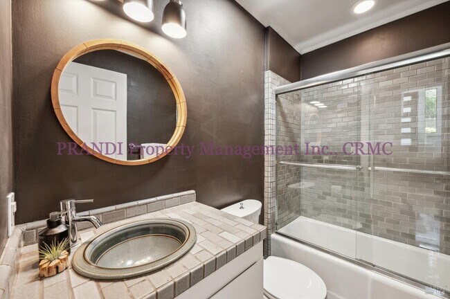 Building Photo - Retreat Like Home with Recent Upgrades Thr...