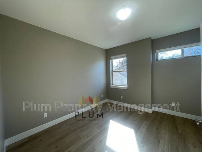 Building Photo - 1724 S 14th St W