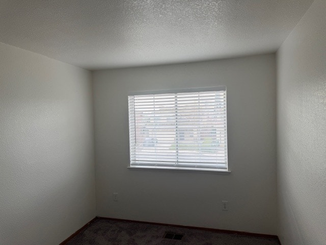 Building Photo - Tracy 3 Bedroom 2.5 Bathroom Home