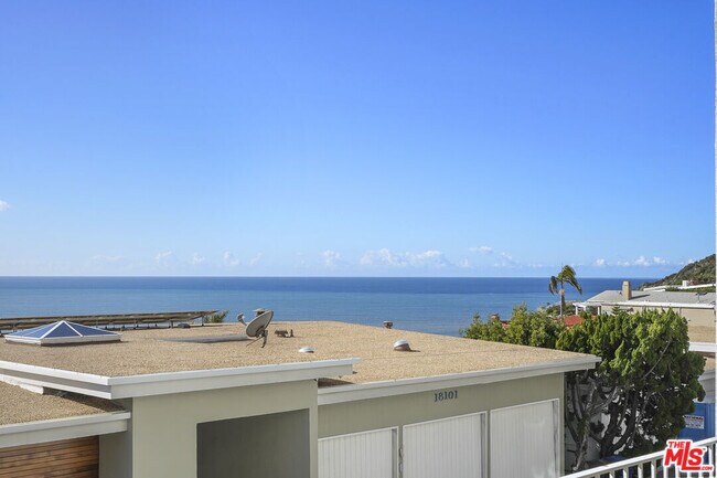 Building Photo - 18103 Coastline Dr