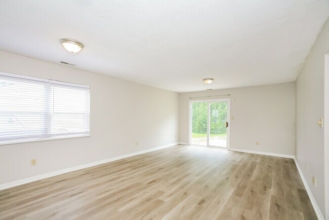 Building Photo - 17764 Cedarbrook Dr