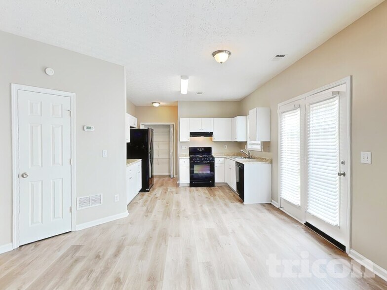 Building Photo - 315 Clairidge Ln SW