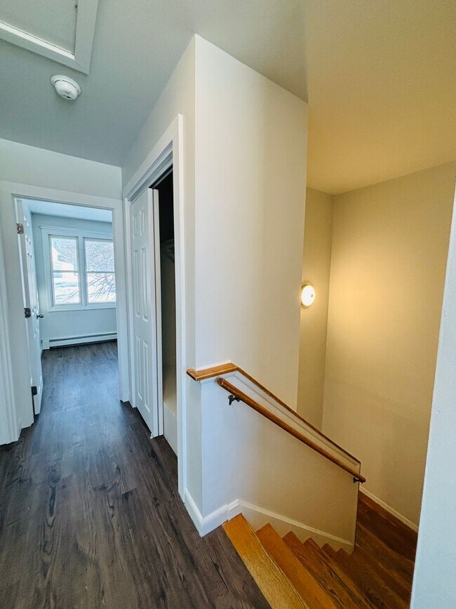 Building Photo - 276 Parliament Cir