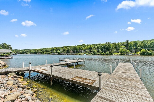 Building Photo - 1037 N Harrison St