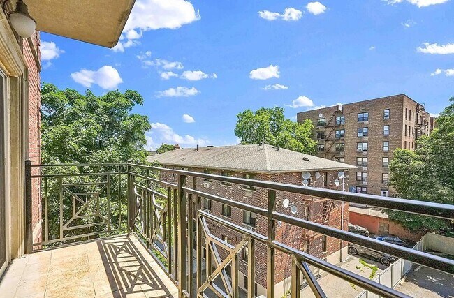 Building Photo - 25-47 23rd St