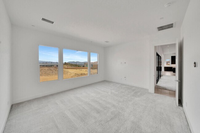 Building Photo - 30000 N Camino los Robles