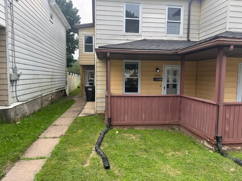 Building Photo - 1048 Birkbeck St