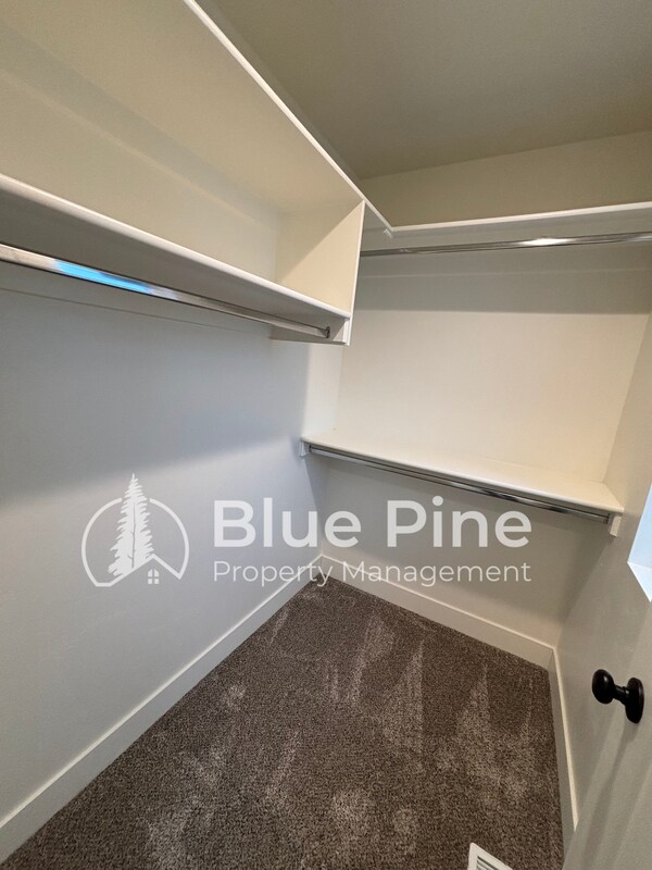Building Photo - 2390 Caliber Pl