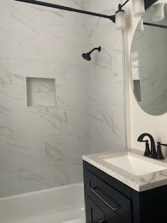 Building Photo - 1354 W Greenleaf Ave