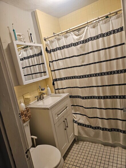 Building Photo - 172 Trenton St