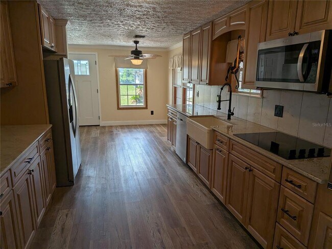 Building Photo - 9289 Scepter Ave