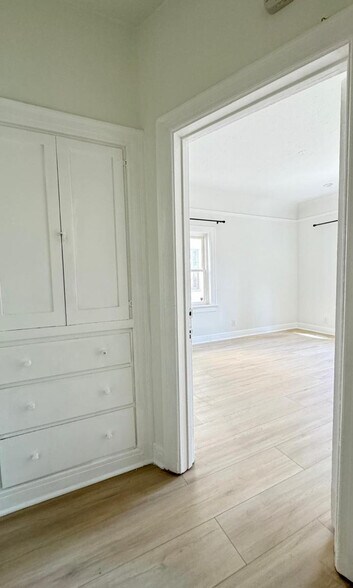 Building Photo - 424 N Spaulding Ave