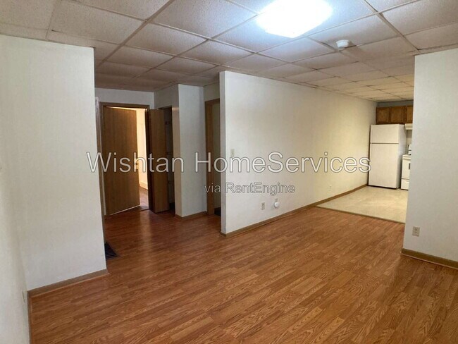 Building Photo - 308 W Adams Rd